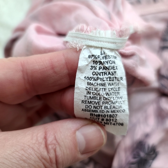 Espresso butterfly sheer sleeve blouse, gathered side, pink with gray design, md - Picture 7 of 8